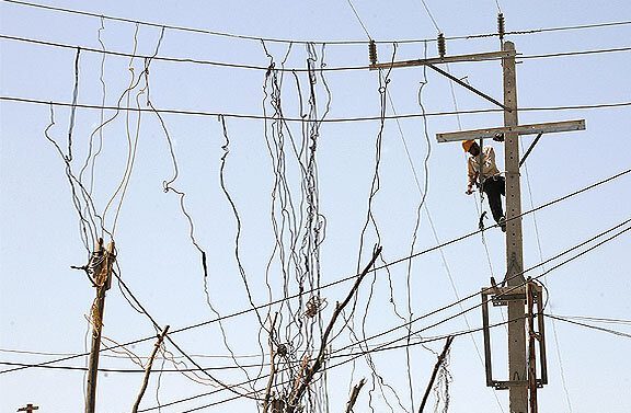 کشف بیش از ۱۸۰۰ انشعاب غیرمجاز برق، آب و گاز در ملارد