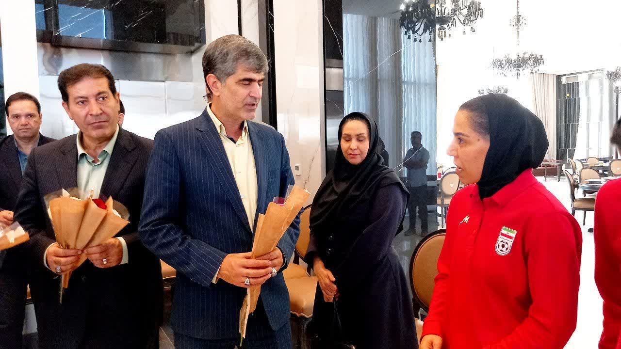 بازدید فرماندار ملارد از اردوی تیم ملی فوتسال بانوان در صفادشت