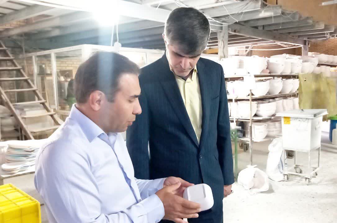 بازدید فرماندار ملارد از شرکت آی‌ سرام و تاکید بر حمایت از تولید