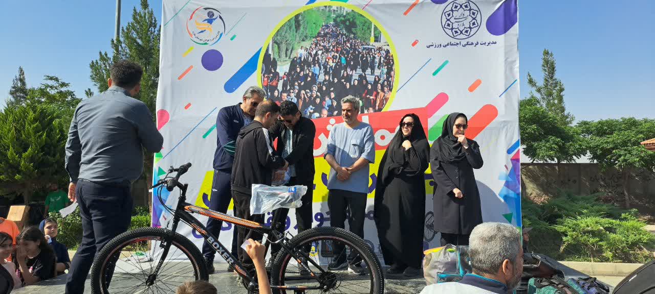 همایش بزرگ پیاده‌روی خانوادگی در ملارد با حضور ۲۰۰۰ نفر