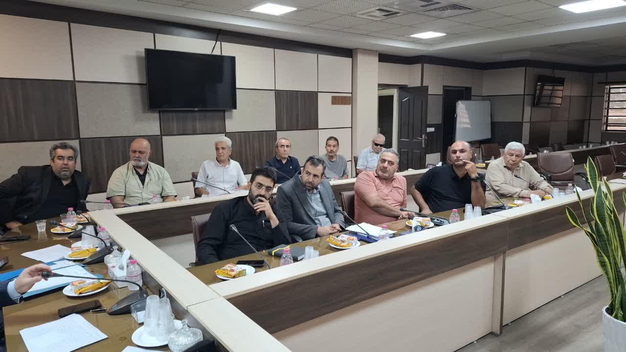 بررسی مشکلات ۱۰ واحد تولیدی در جلسه ستاد تسهیل تولید ملارد