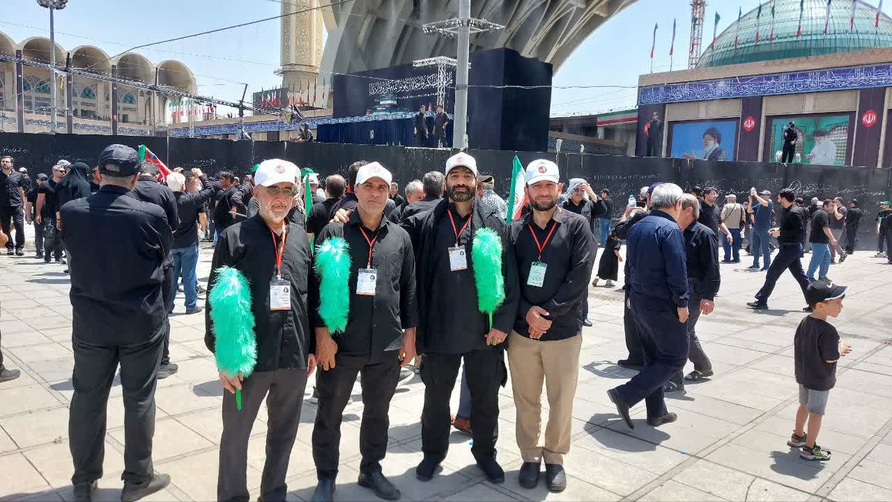 گزارش تصویری؛ خادمیاران رضوی ملارد در خدمت عزاداران رهبر شهید