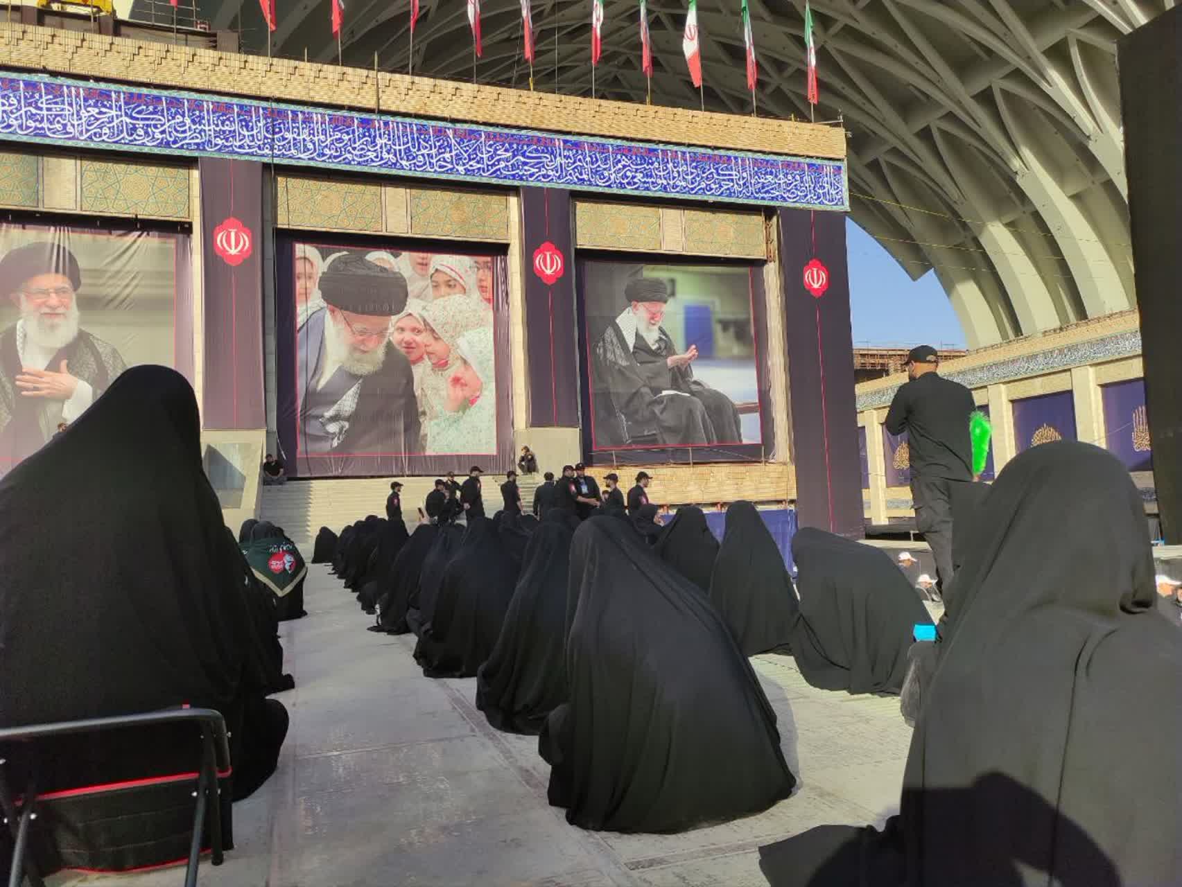 گزارش تصویری؛ خادمیاران رضوی ملارد در خدمت عزاداران رهبر شهید