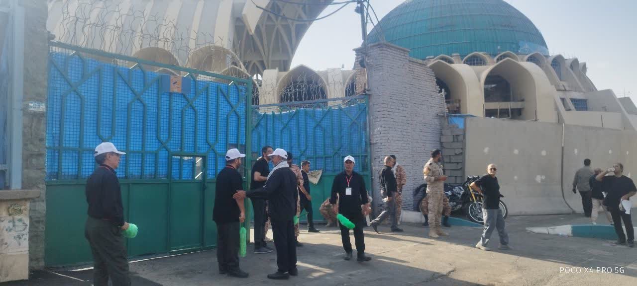 گزارش تصویری؛ خادمیاران رضوی ملارد در خدمت عزاداران رهبر شهید