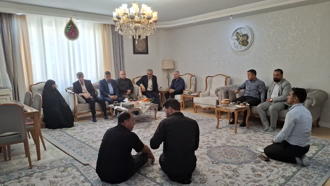 دیدار فرماندار ملارد با خانواده شهید اکبر جعفرپور و جانباز غلامی در صفادشت