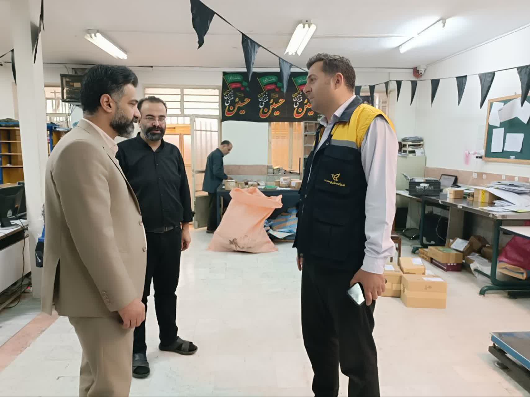 بازدید سرزده رئیس بازرسی فرمانداری از اداره پست ملارد