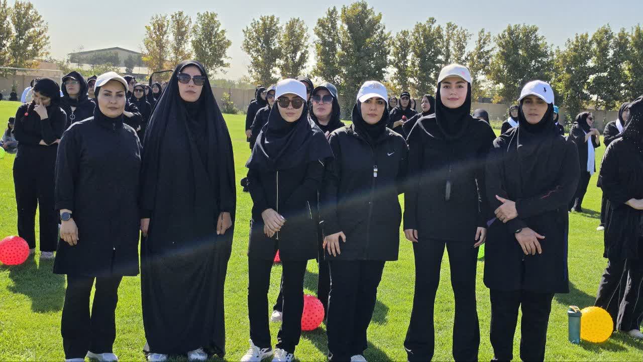همایش بزرگ ۸۰۰ نفری بانوان ورزشکار صفادشت در هفته وحدت