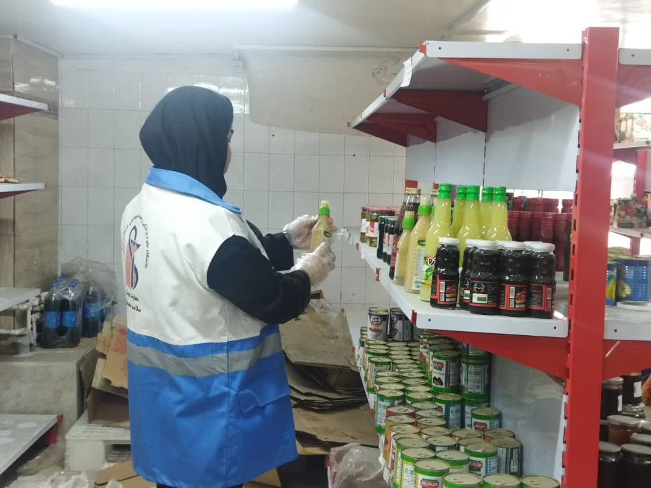 کشف و معدوم‌سازی یک تن مواد غذایی فاسد در ملارد