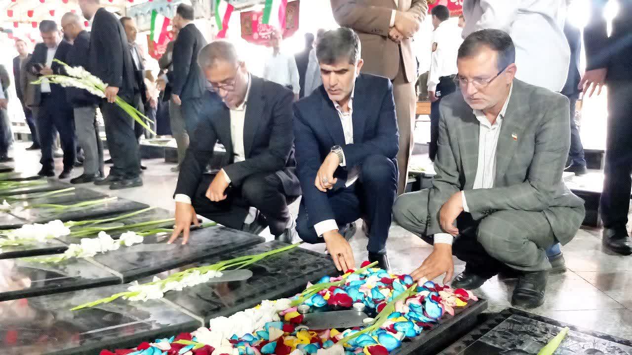 گلباران مزار شهدای ملارد در آستانه هفته دولت