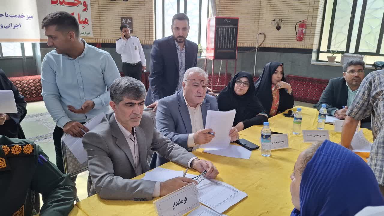 برگزاری میز خدمت هفته دولت در مسجد خاتم‌ الانبیاء مارلیک