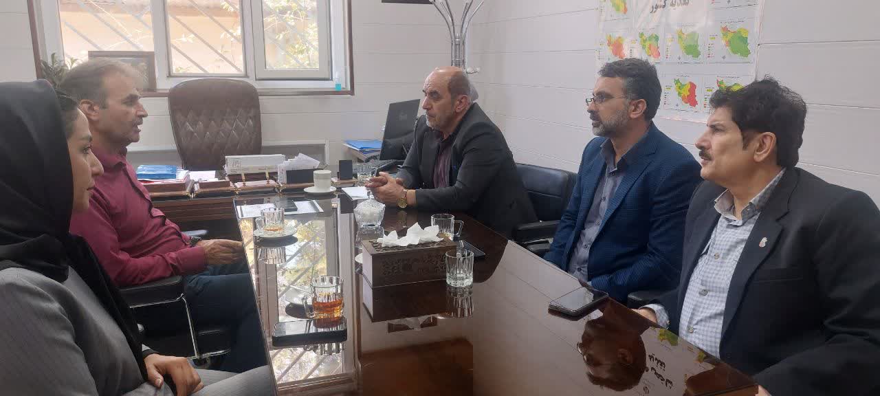 نشست مشترک شبکه بهداشت ملارد و بنیاد فرزانگان برای حمایت از سالمندان