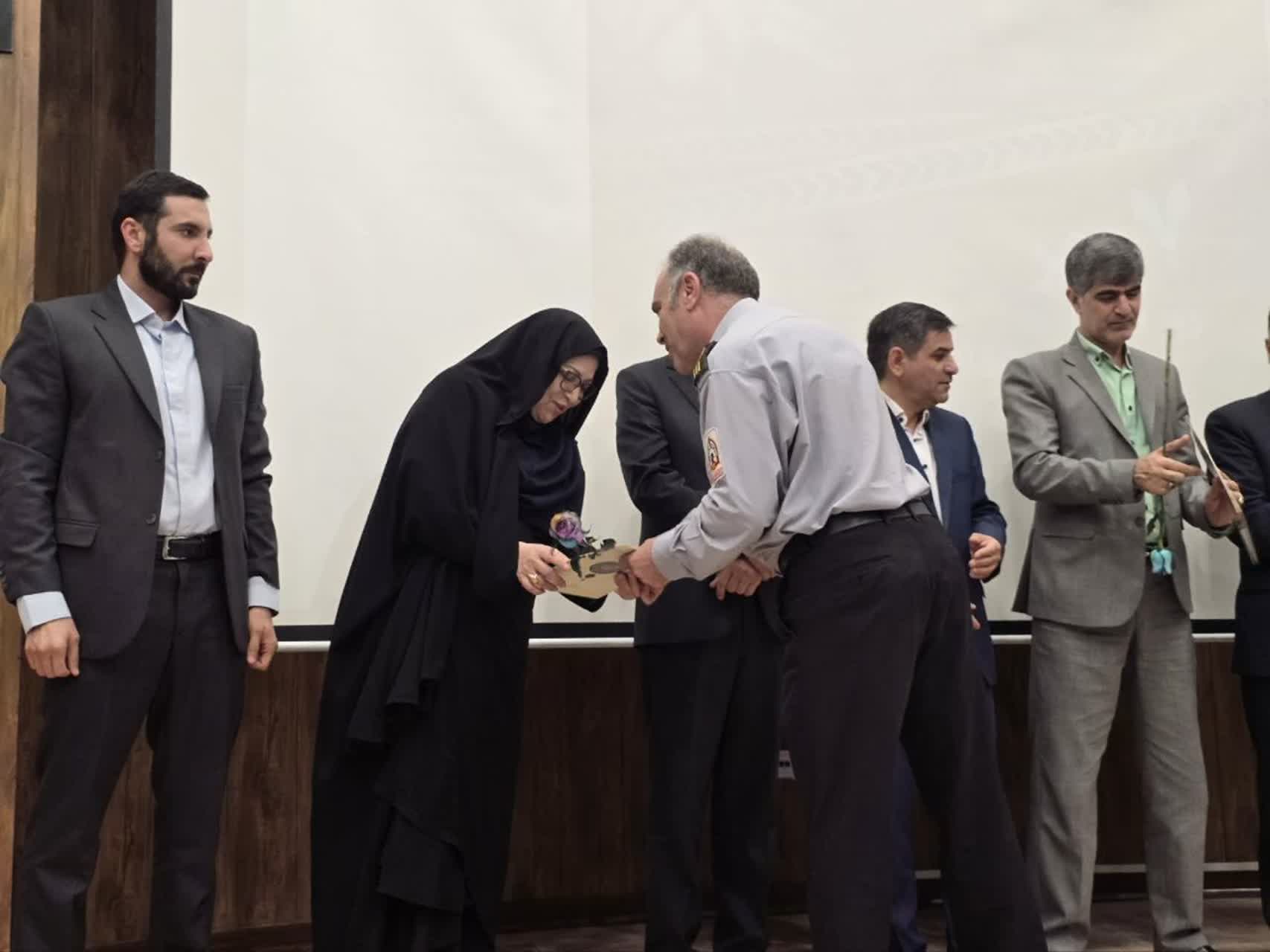 تجلیل از آتش‌ نشانان ملارد در روز آتش‌نشانی و ایمنی