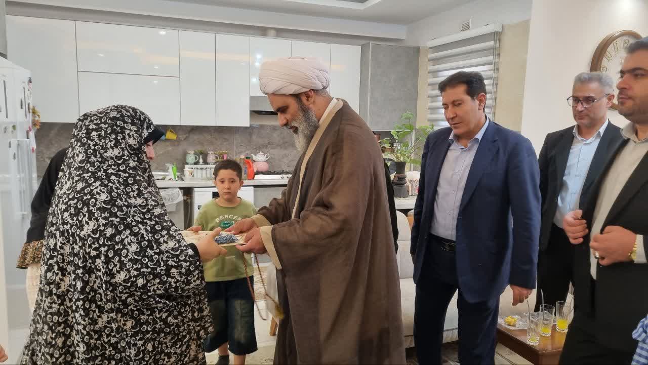 دیدار مدیران ملارد با خانواده دو شهید والامقام