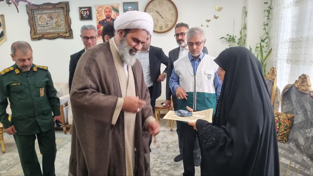 دیدار مدیران ملارد با خانواده دو شهید والامقام
