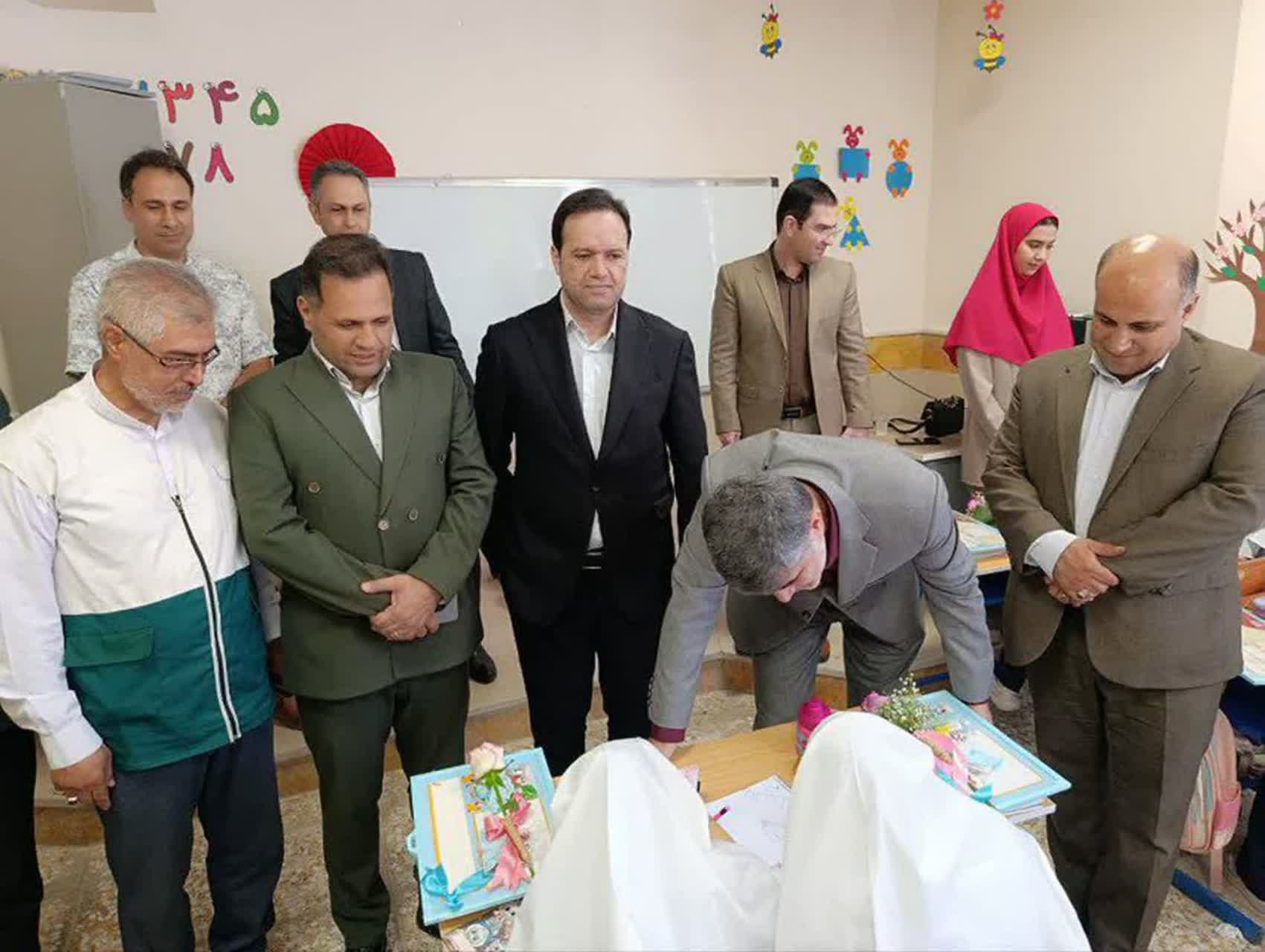 زنگ آغاز سال تحصیلی در ملارد نواخته شد ؛ کتابخانه مدرسه صدیقی افتتاح شد