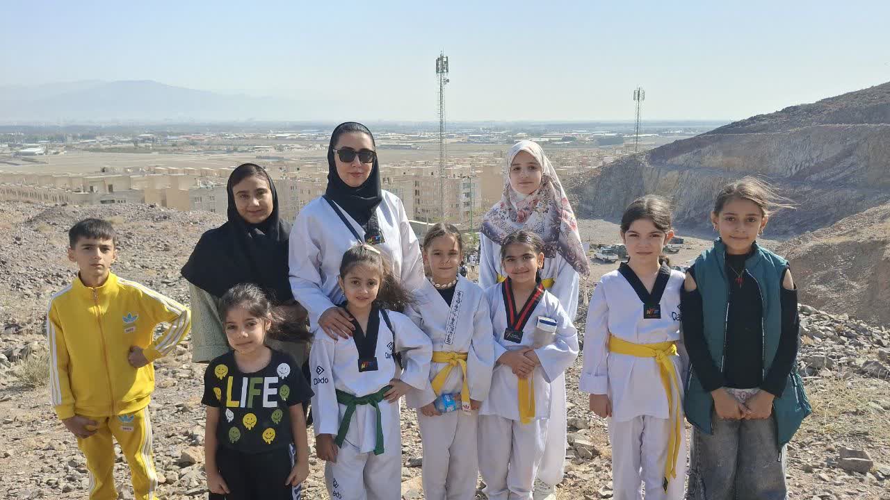 همایش کوهپیمایی خانوادگی شهرک امید صفادشت برگزار شد