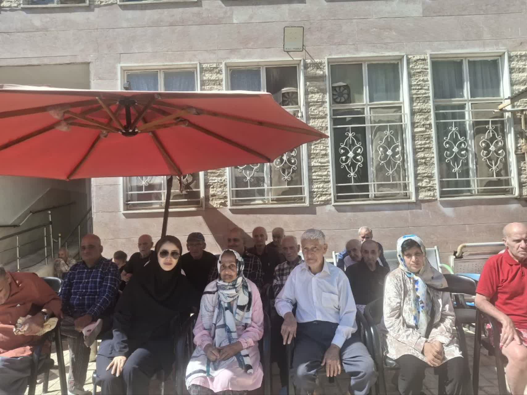 تکریم سالمندان سرای ماندگاران ملارد در هفته ملی سالمند