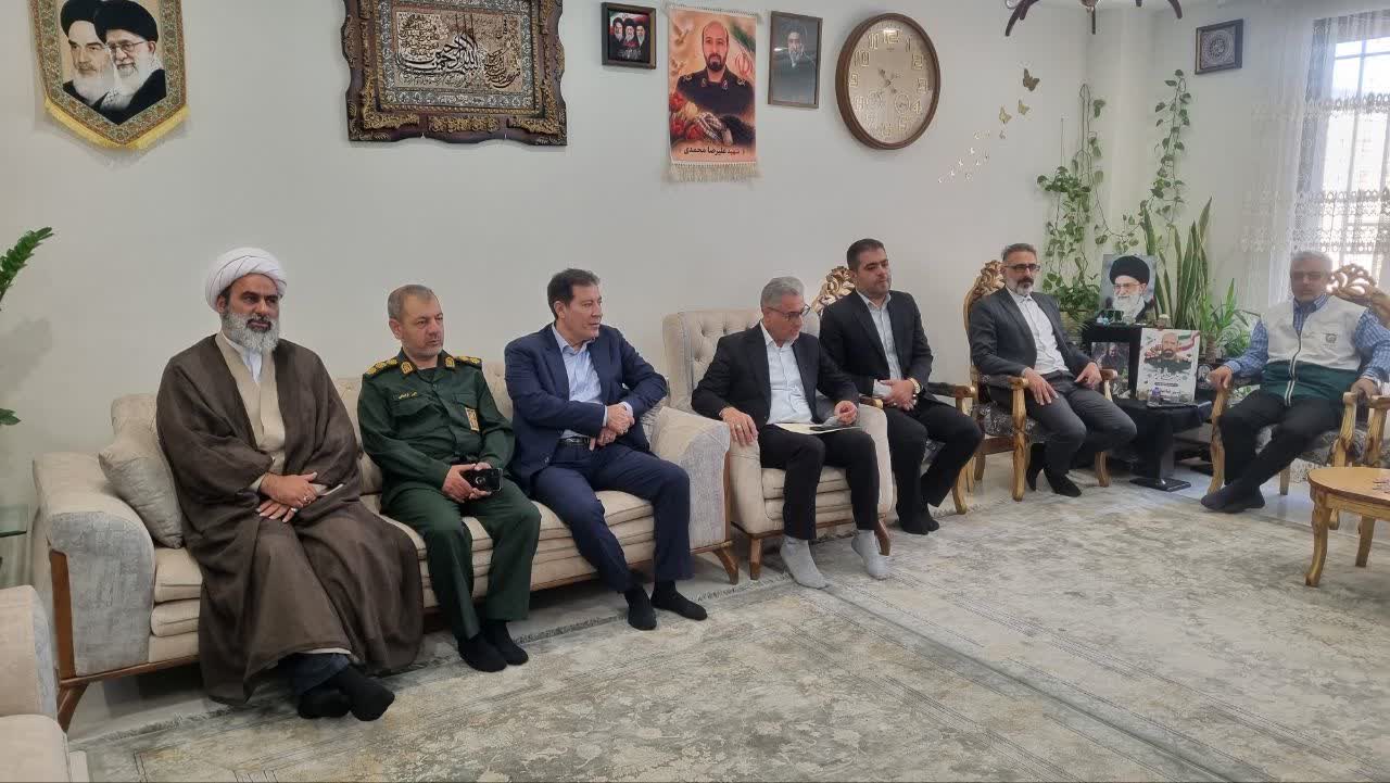 دیدار مدیران ملارد با خانواده دو شهید والامقام