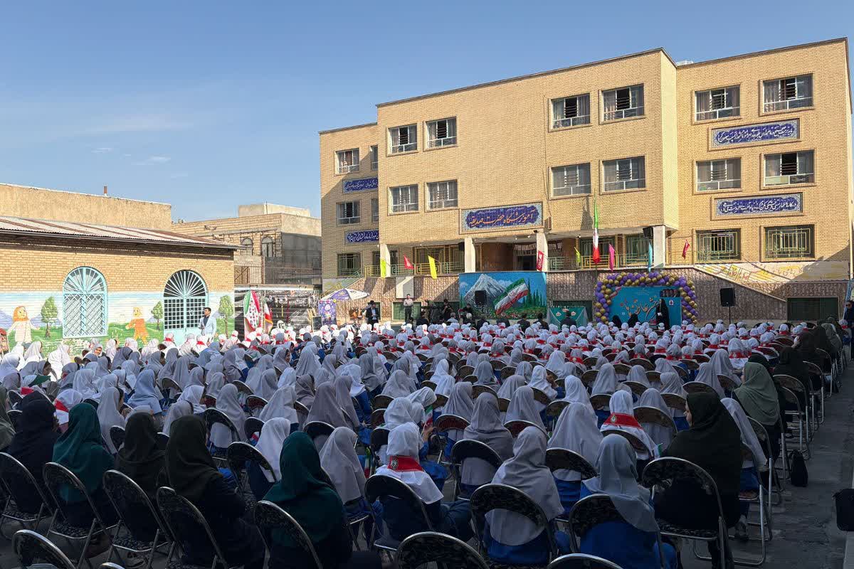 جشن عاطفه‌ ها در ملارد ؛ تاکید بر آموزش همدلی