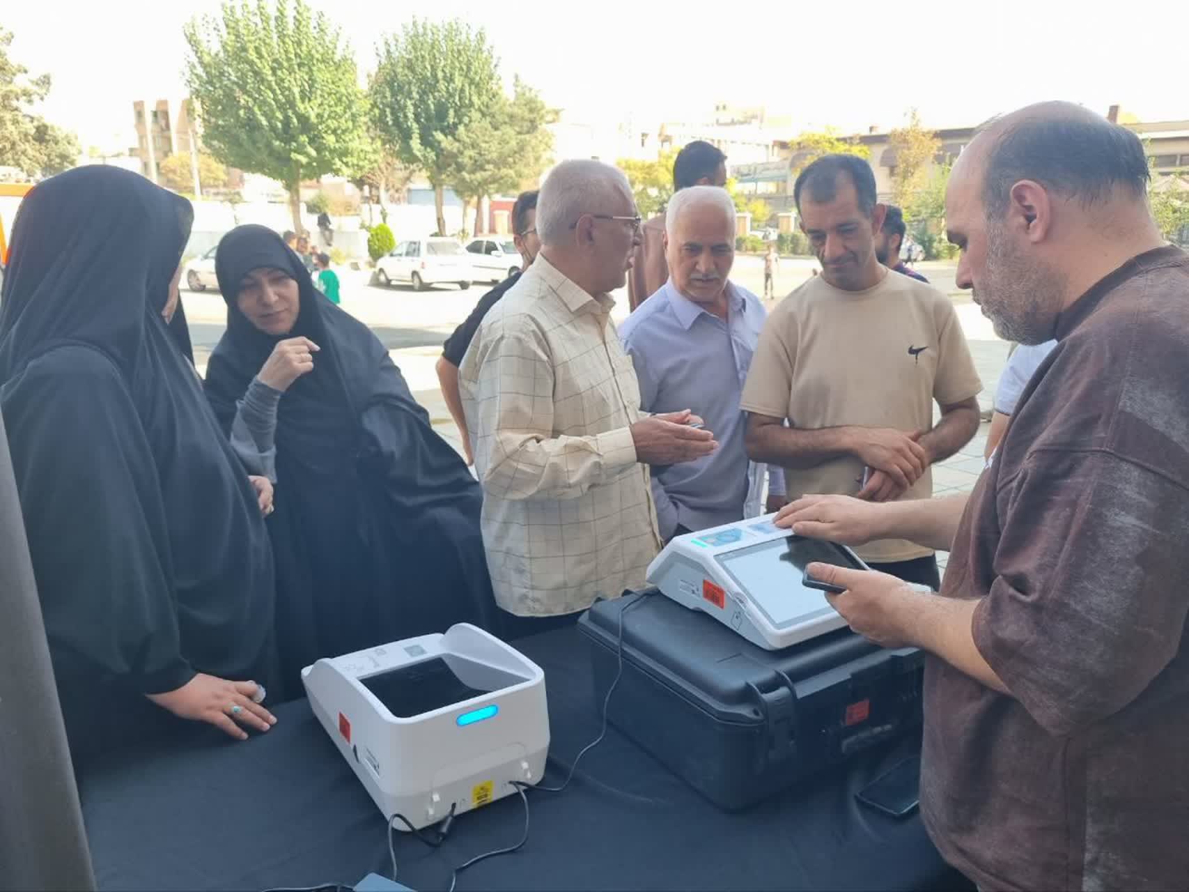 مانور انتخابات الکترونیک در مصلی‌ های ملارد