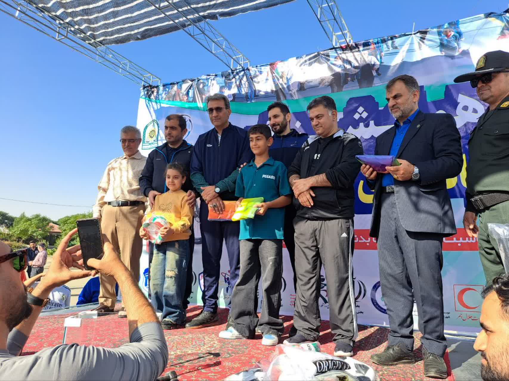 ۲ هزار ملاردی در همایش پیاده‌ روی خانوادگی