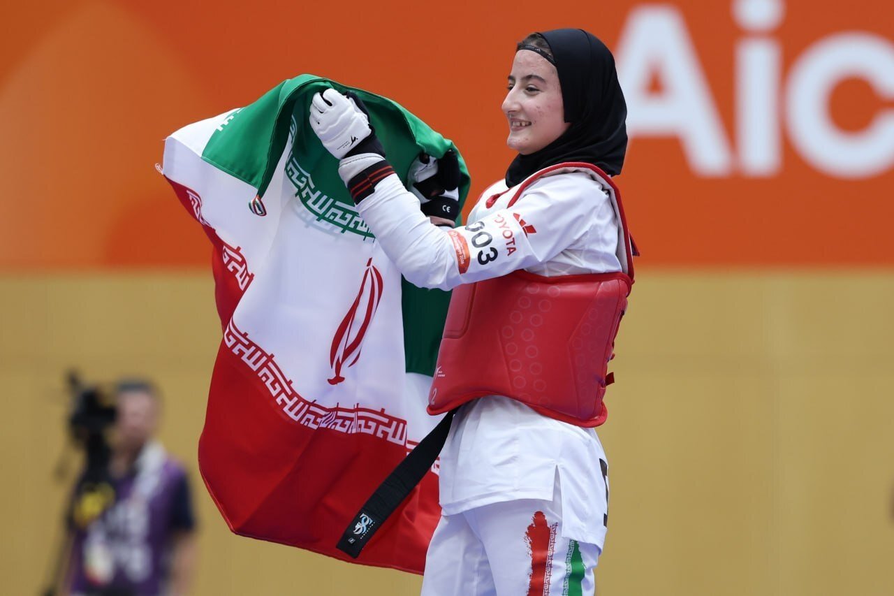 آیلار جامی قهرمان پاراتکواندو پاراآسیایی ناگویا از ملارد و صفادشت پس از کسب مدال طلا