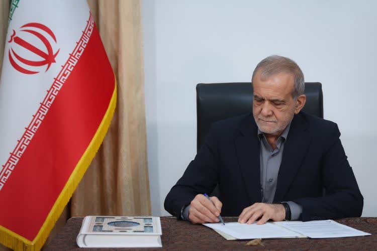 حمید بورد سرپرست وزارت نفت شد ؛ پزشکیان استعفای پاک‌نژاد را پذیرفت