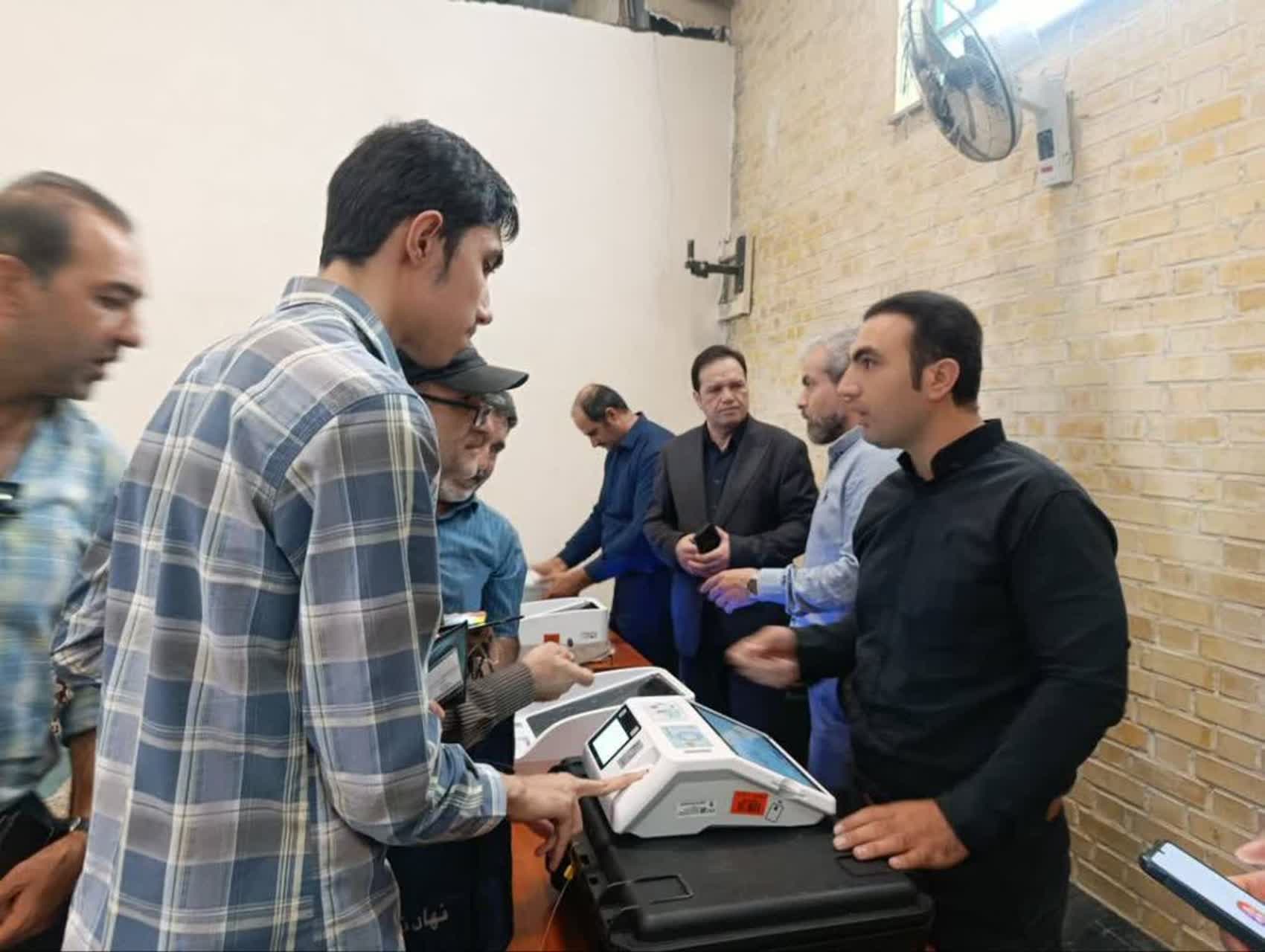 مانور انتخابات الکترونیک در نماز جمعه صفادشت